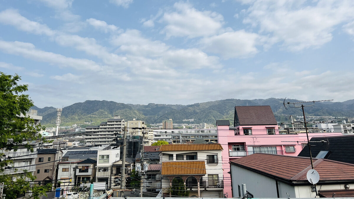 明石市・神戸市の街並み。地元密着25年の徳秀塗装は、このエリアの急なトラブルやアフターフォローにも迅速に対応します
